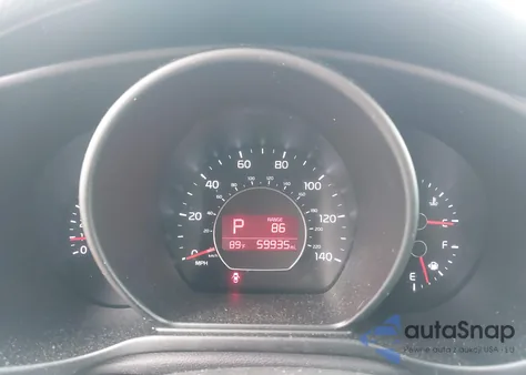 2016 Kia Soul z USA, uszkodzony, nr VIN KNDJN2A22G7369574